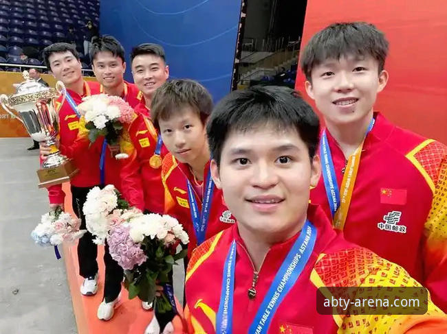 中国男乒小组赛三盘激战：林诗栋横扫、王楚钦险胜、梁靖崑逆转的全面解析